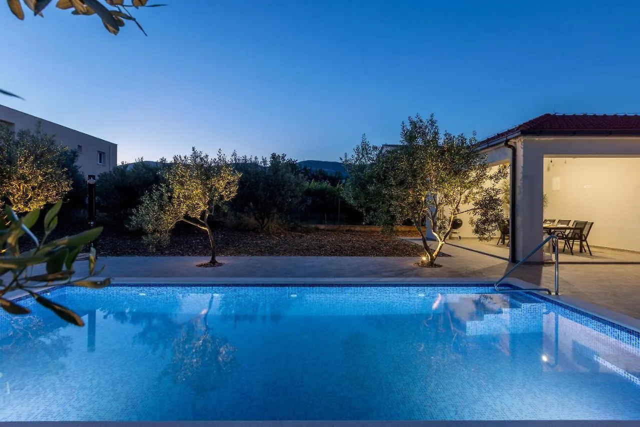 Villa Mamma Mia Kastela 0*,